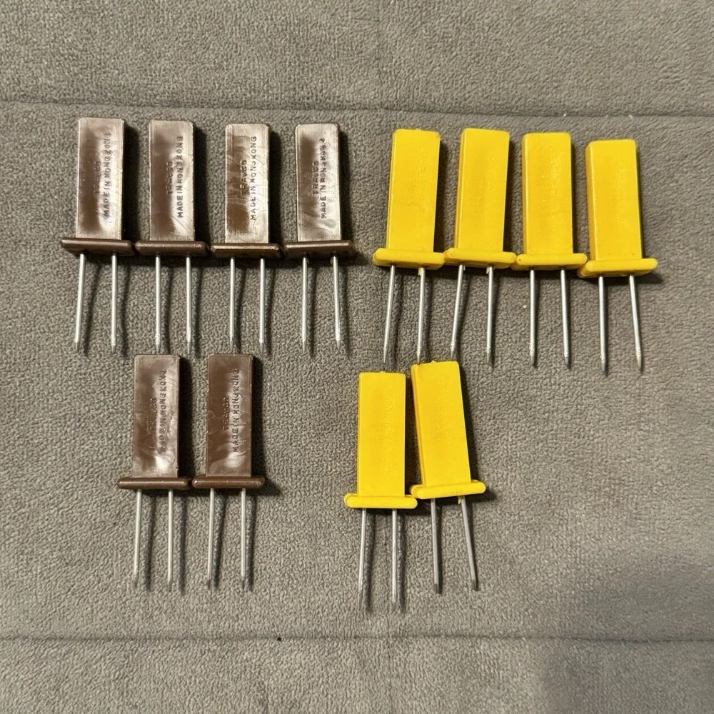 Vintage Travco Brown Yellow‎ Daisy Corn on the Cob Holders - 6 sets